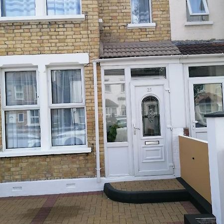 Fbs Homestay Norwood Extérieur photo