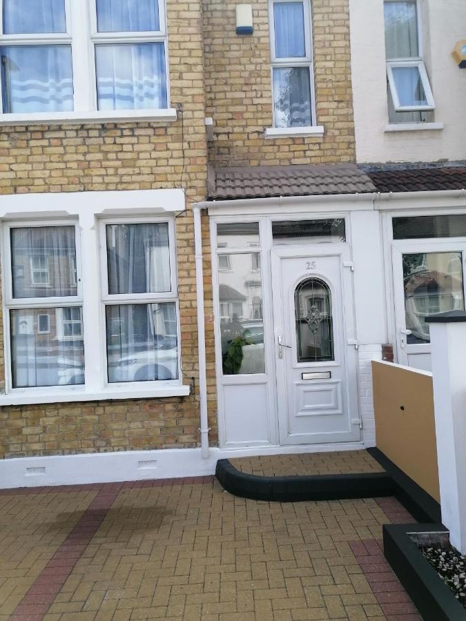 Fbs Homestay Norwood Extérieur photo
